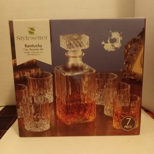 Stylesetter Kentucky 7 pc Decanter set new in box